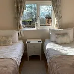 Owls House - With Hot Tub- District * ווינדרמר