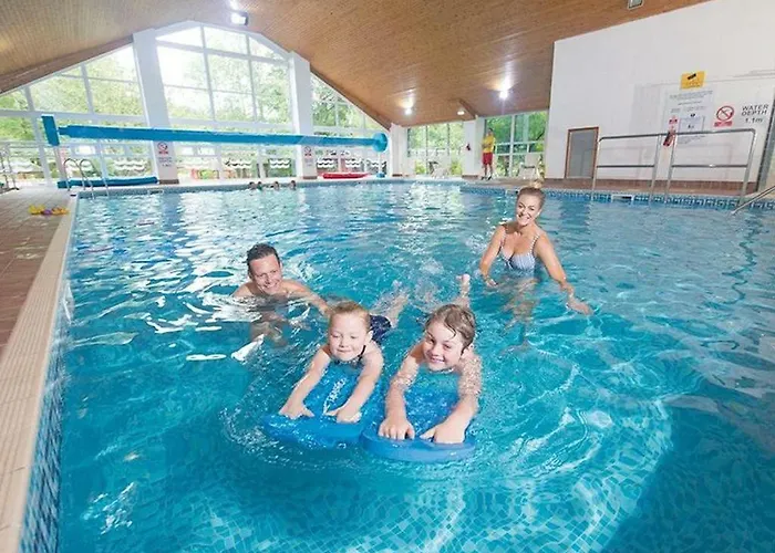 Дом отдыха Owls House - With Hot Tub- District *