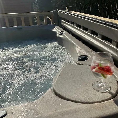 Nyaraló Owls House - With Hot Tub- District *